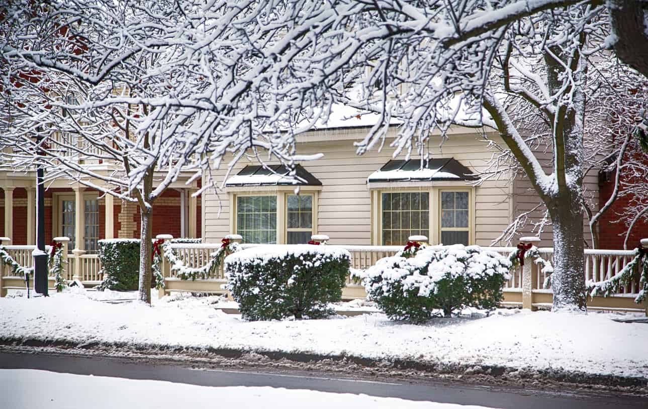 Winter House Sitting in Canada: How to Prepare for Snow and Ice